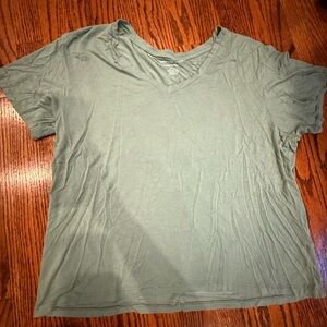 American Eagle Outfitters Green Short Sleeve Tee